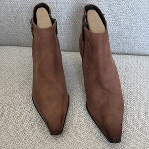 Donald J. Pliner Loni Brown Heeled Boots